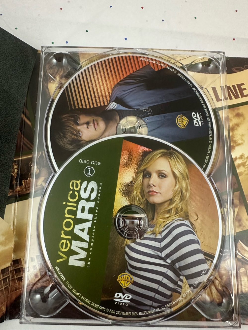 Veronica Mars The Complete Third Season DVD Box Set - Gold/Black - Picture 5 of 16